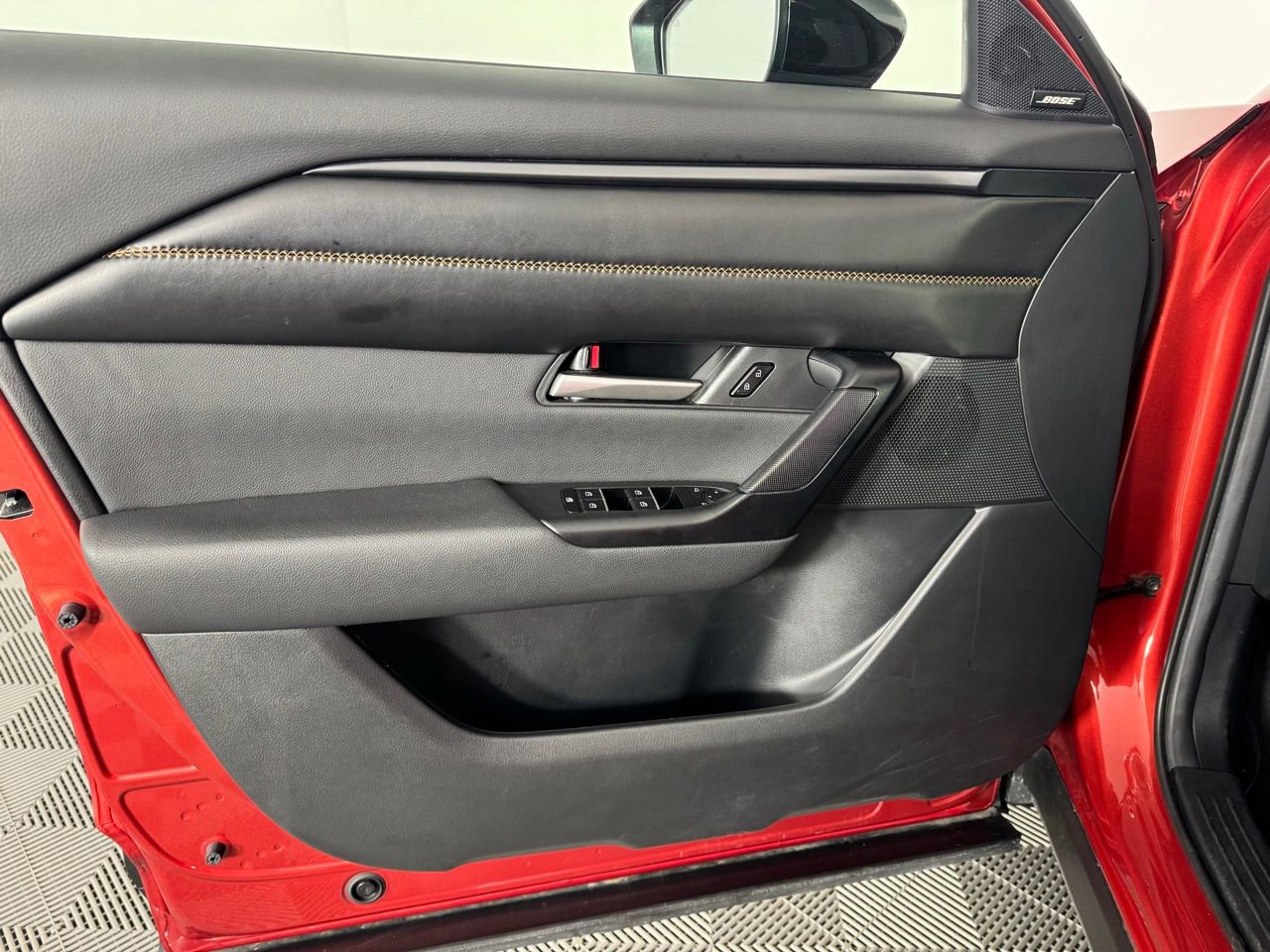 Used 2025 MAZDA CX-50 AWD 2.5 Hybrid w/ Premium Pkg image 9