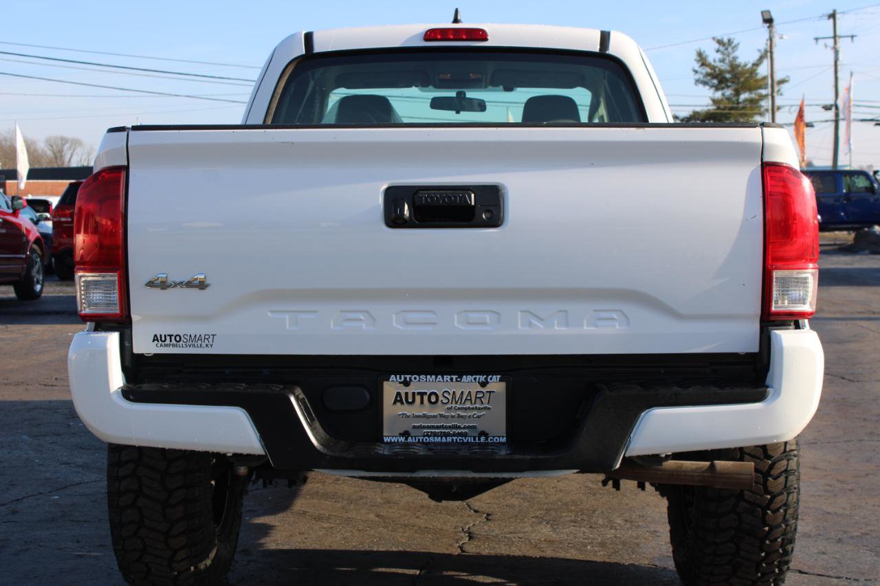 Used 2016 Toyota Tacoma SR image 5