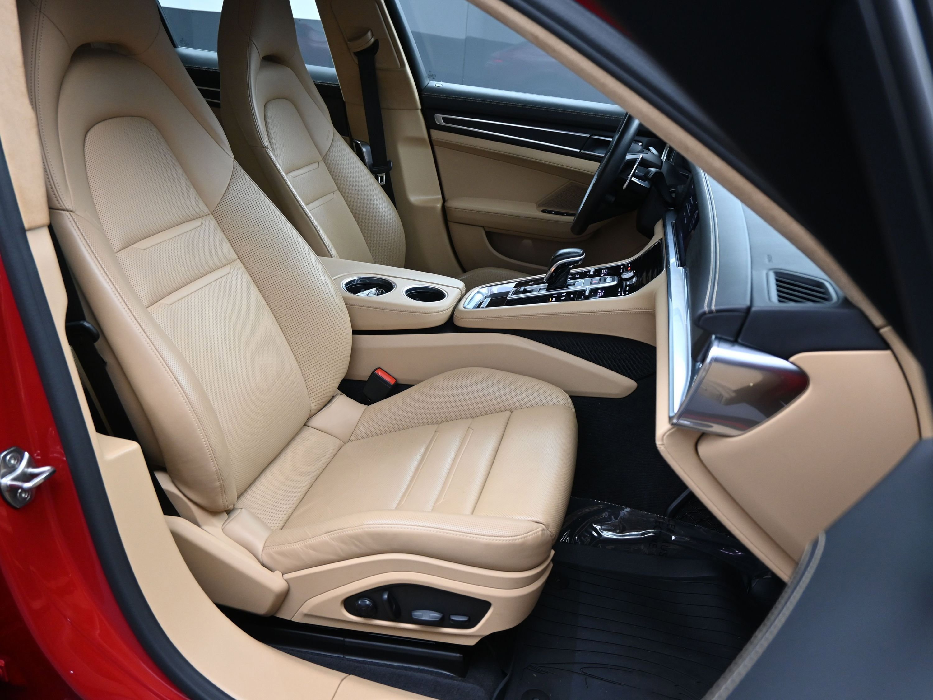 Certified 2023 Porsche Panamera Turbo S image 11