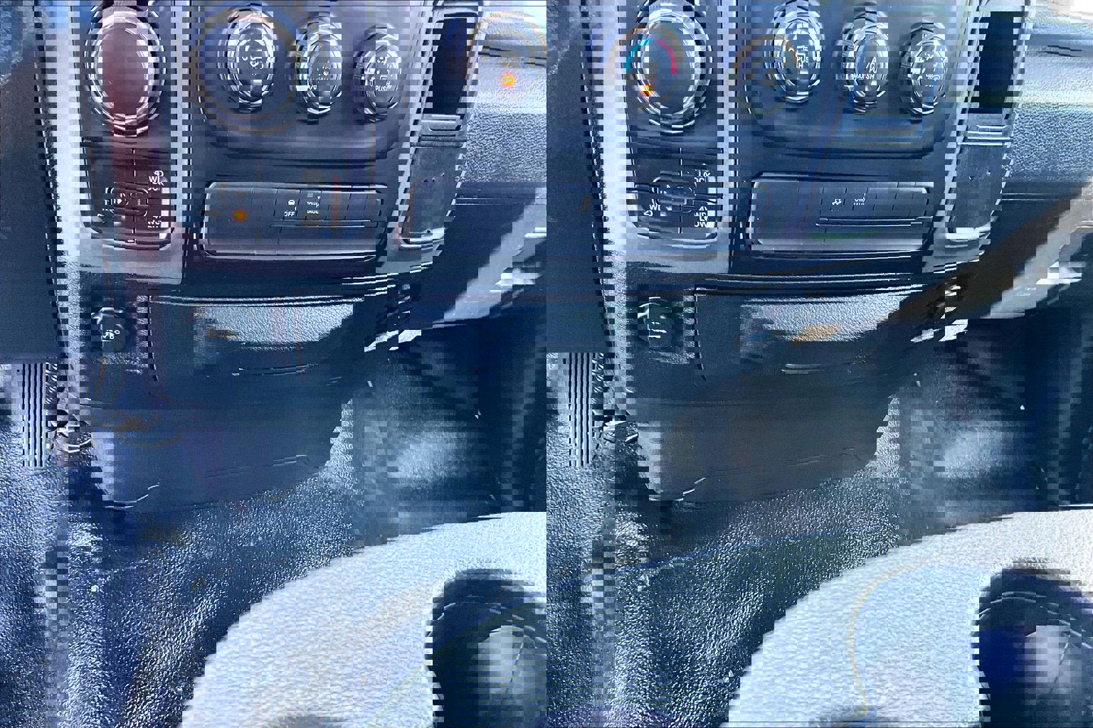 Used 2016 RAM 1500 Tradesman w/ Protection Group image 21