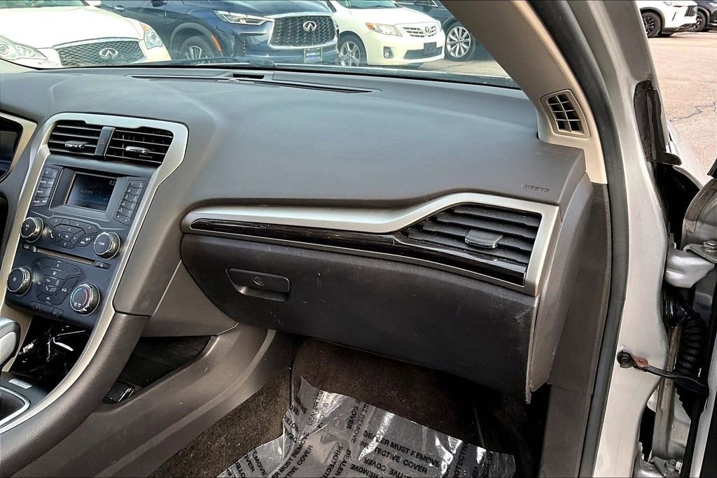 Used 2015 Ford Fusion SE w/ Equipment Group 202A image 26