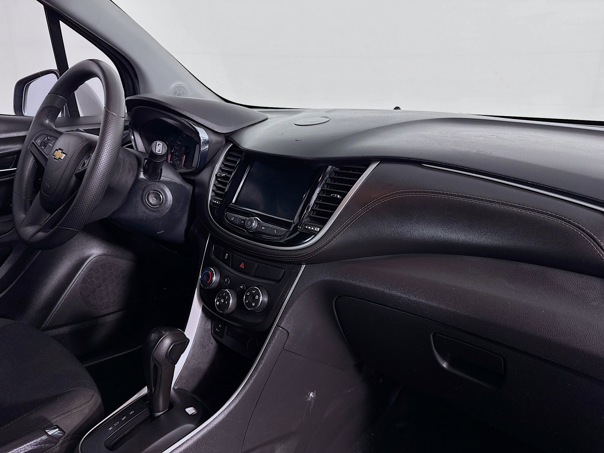 Used 2021 Chevrolet Trax LS w/ Tint and Cruise Package FWD image 28