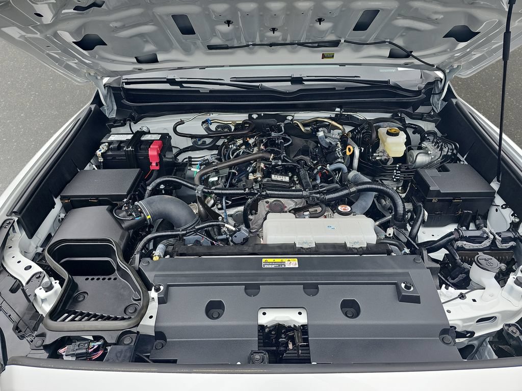 Used 2025 Toyota Tacoma TRD Sport AWD/4WD image 32