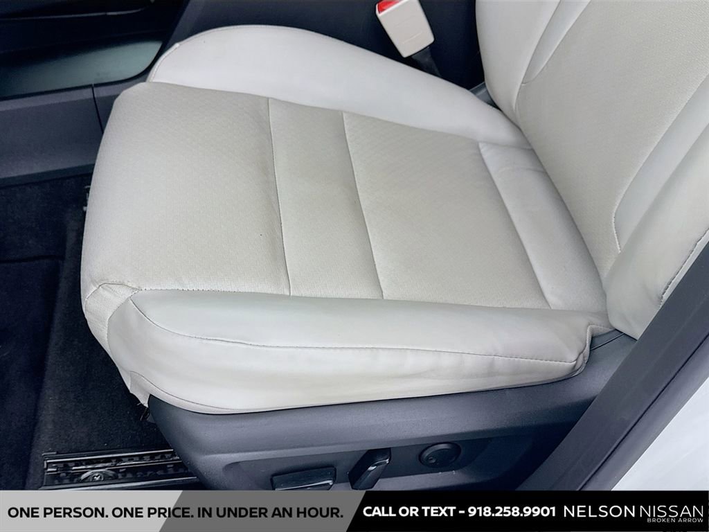 Certified 2023 Nissan Rogue SV w/ SV Premium B Package AWD/4WD image 18