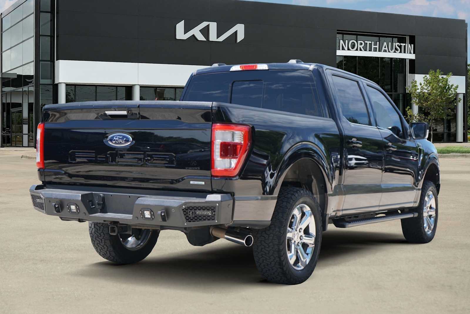 Used 2022 Ford F150 Lariat w/ Equipment Group 502A High AWD/4WD image 5