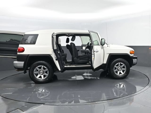 Used 2014 Toyota FJ Cruiser 4WD w/ Upgrade Package image 27