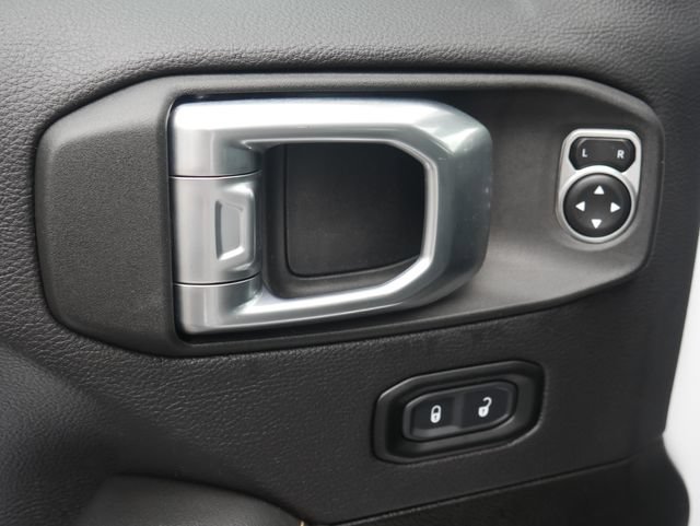 Used 2024 Jeep Wrangler Unlimited Sahara AWD/4WD image 12