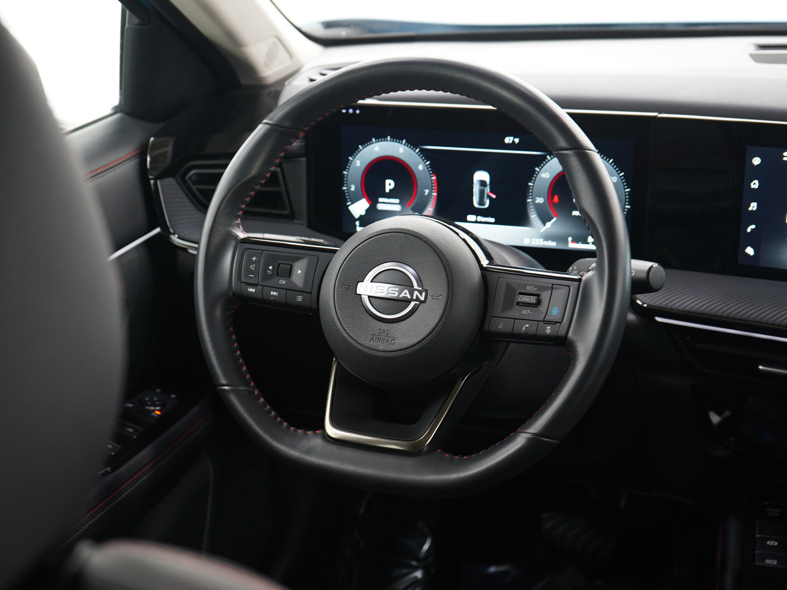 Used 2025 Nissan Kicks SR image 15