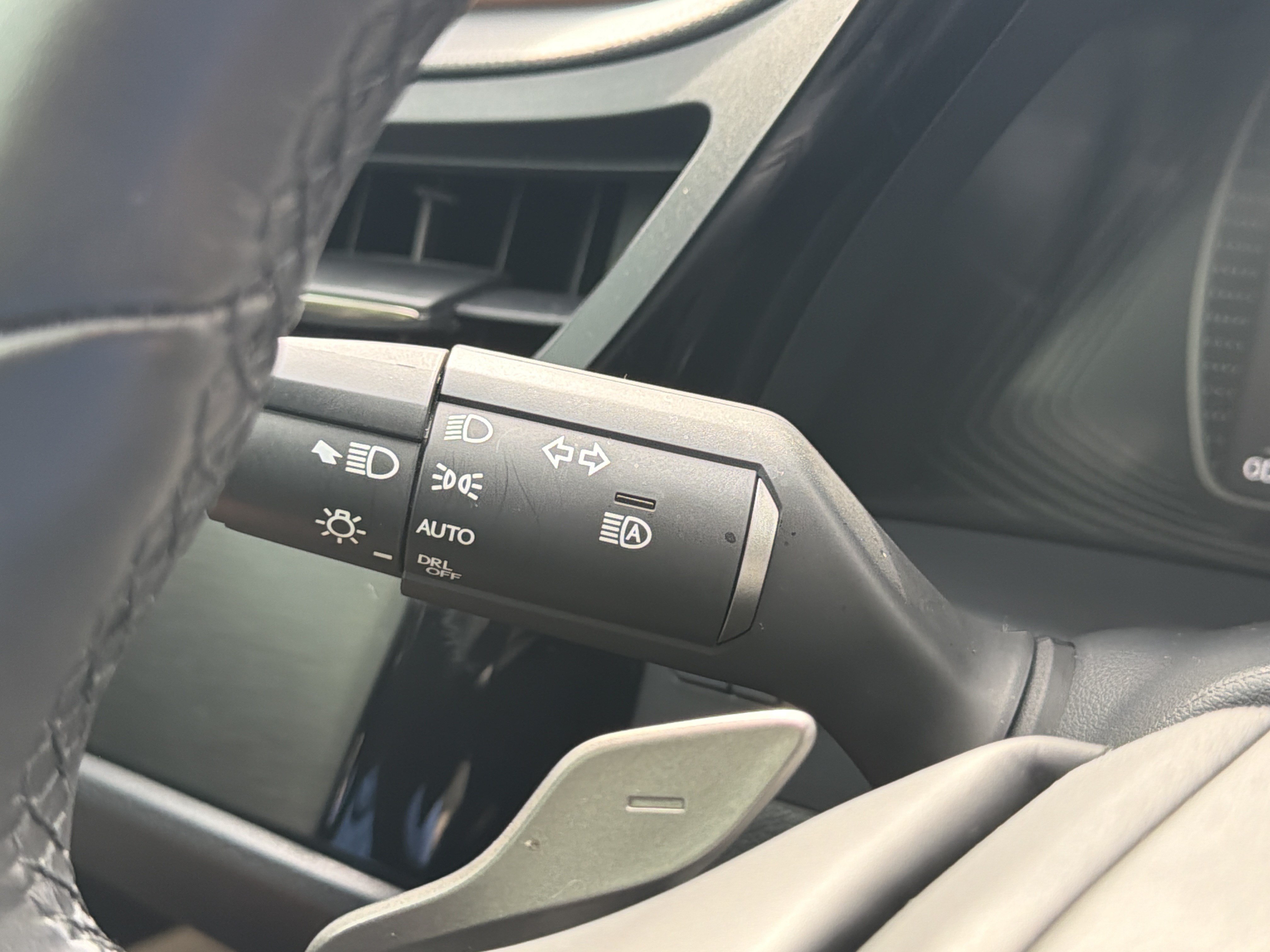 Used 2025 Lexus ES 350 w/ Premium Package FWD image 14