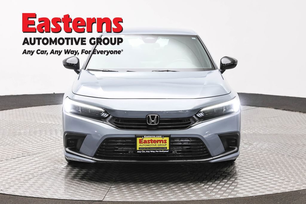 Used 2023 Honda Civic Sport image 2