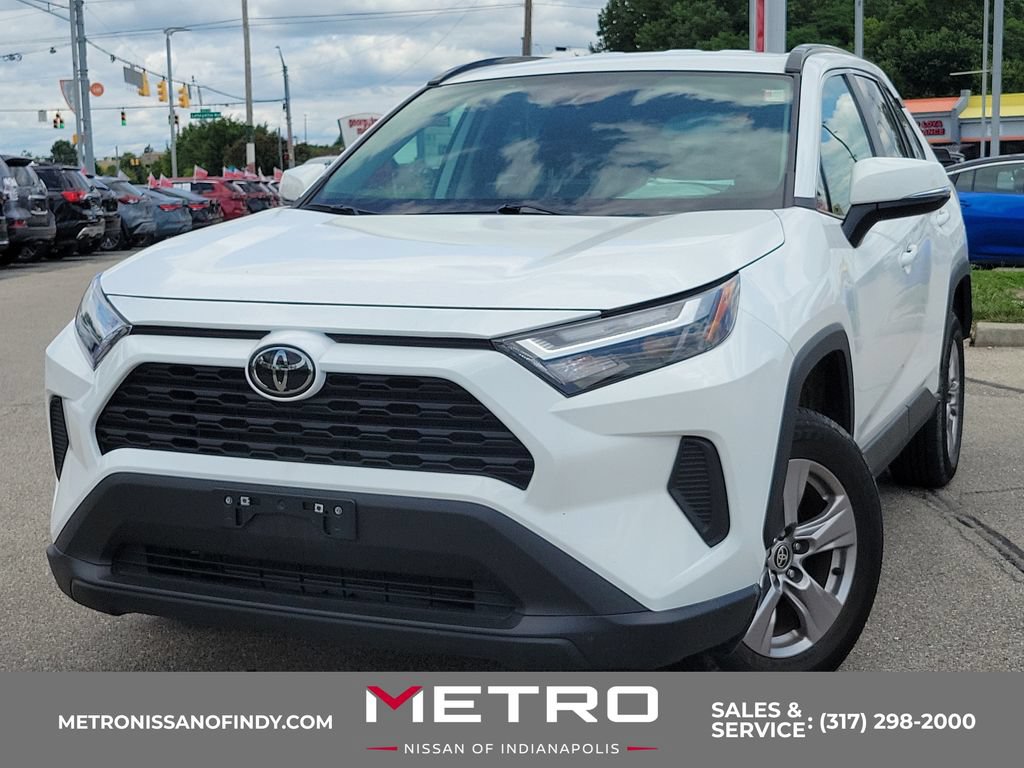 Used 2025 Toyota RAV4 XLE FWD image 1