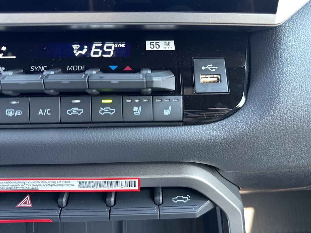 Used 2025 Toyota Tundra Limited image 24