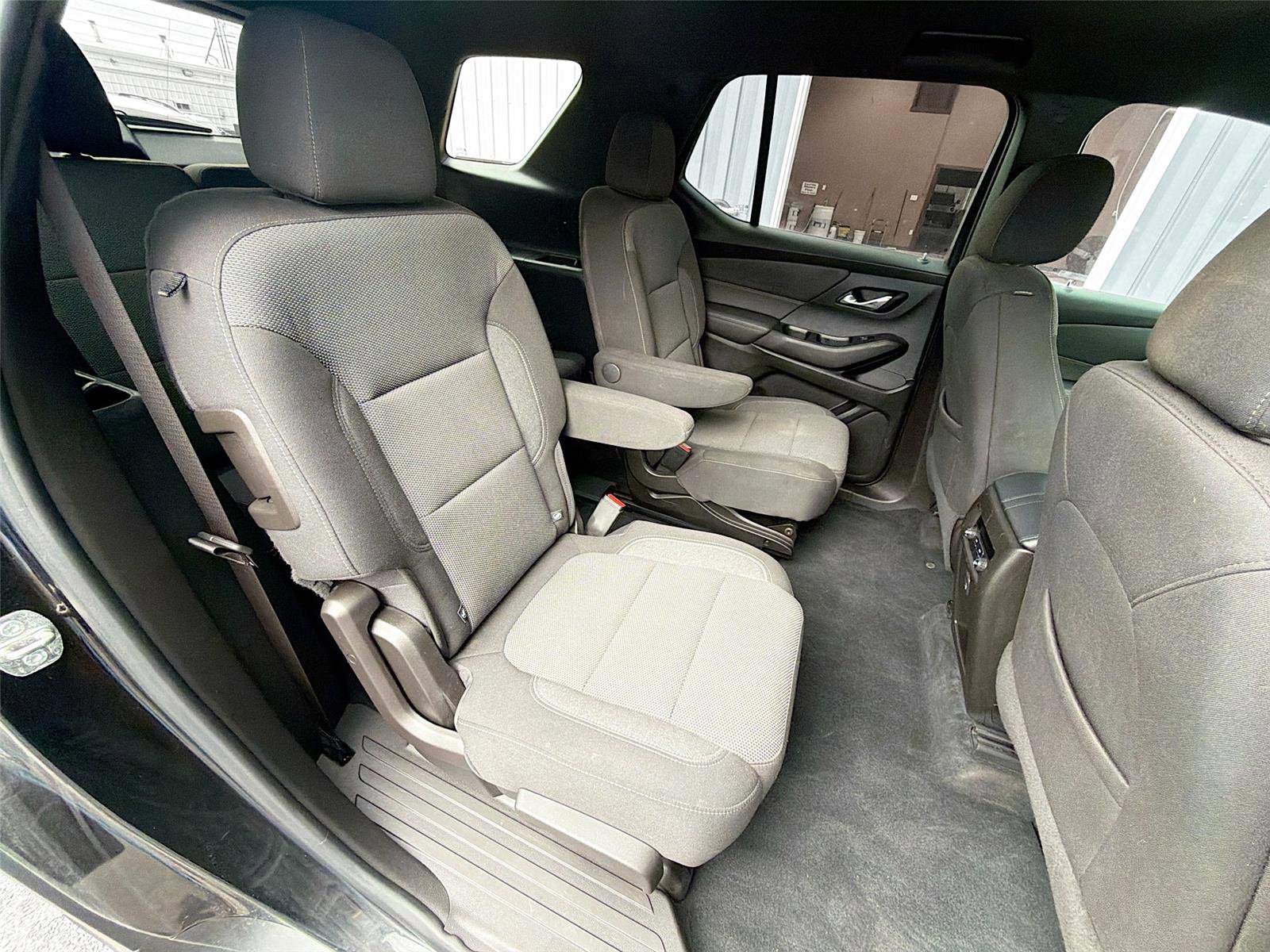 Used 2022 Chevrolet Traverse LT image 27