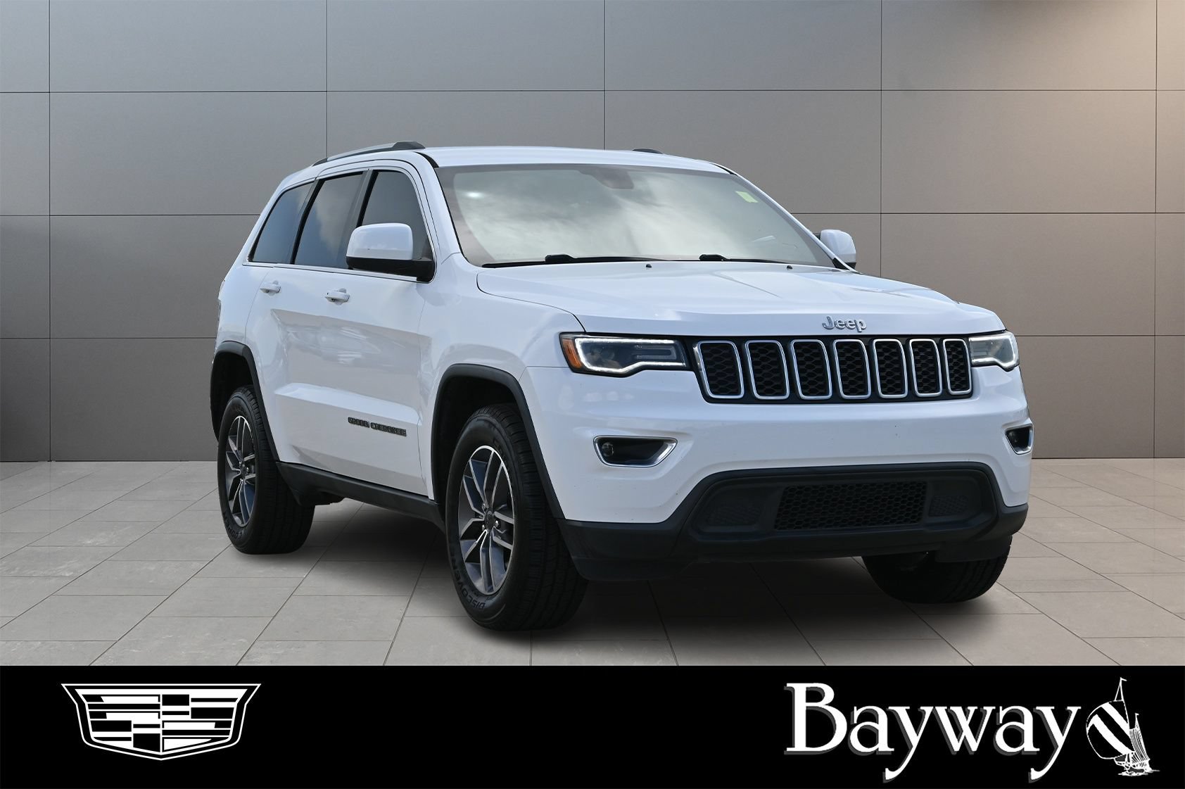 Used 2020 Jeep Grand Cherokee Laredo w/ Security & Convenience Group AWD/4WD image 4