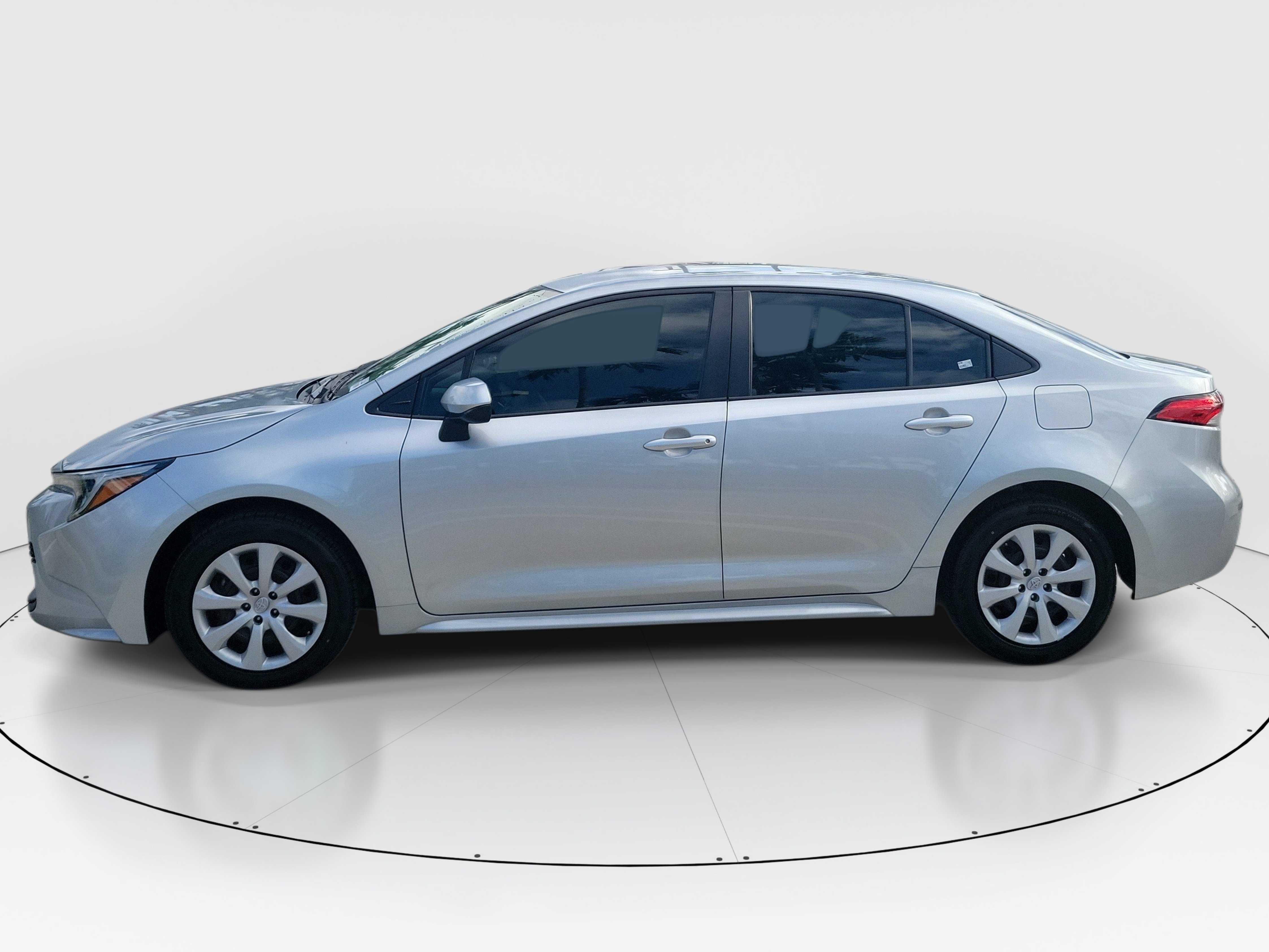 Certified 2024 Toyota Corolla LE FWD image 4
