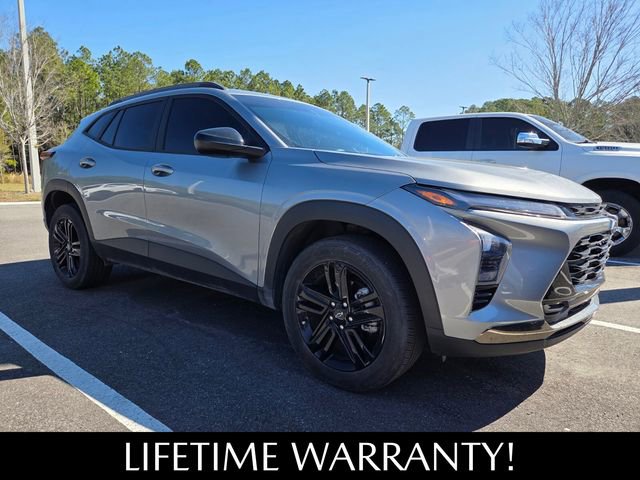 Used 2025 Chevrolet Trax ACTIV w/ Driver Confidence Package image 3