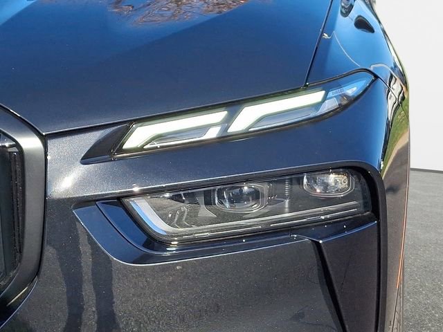 New 2026 BMW X7 M60i image 9