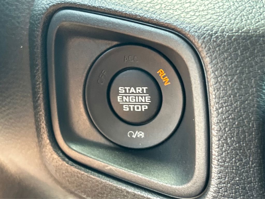 New 2025 Jeep Gladiator Sport AWD/4WD image 32