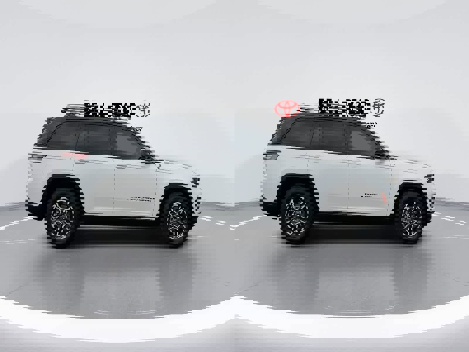 Used 2023 Jeep Grand Cherokee Trailhawk w/ Advanced Protech Group II image 3