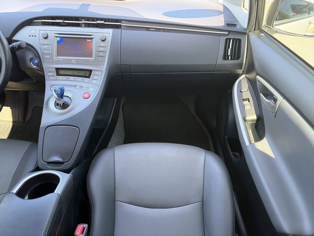 Used 2015 Toyota Prius Four FWD image 17