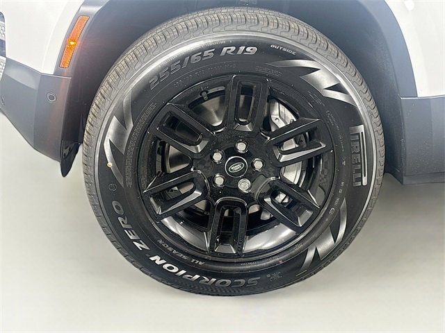 Used 2025 Land Rover Defender 130 S image 36