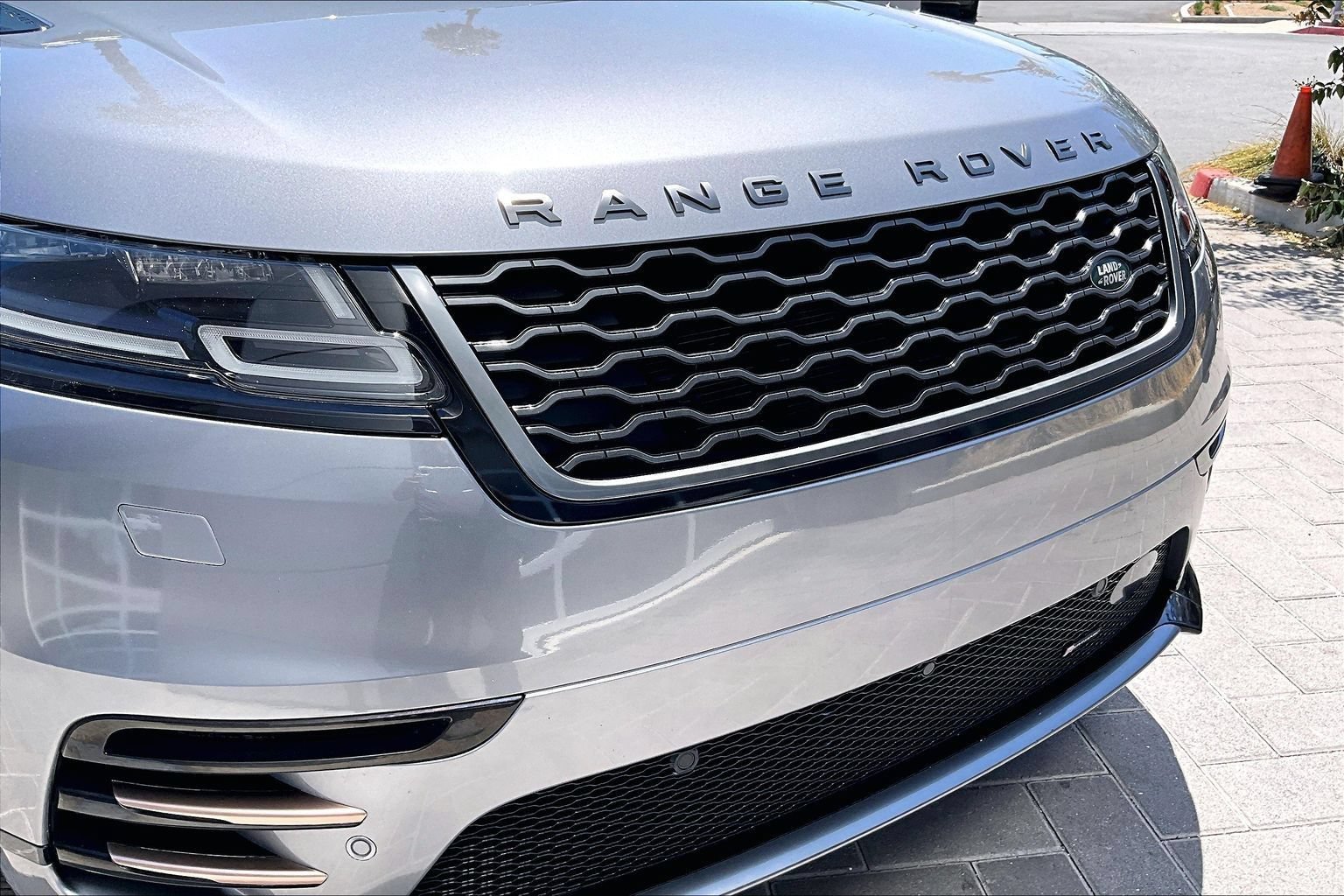 Used 2022 Land Rover Range Rover Velar R-Dynamic S AWD/4WD image 29