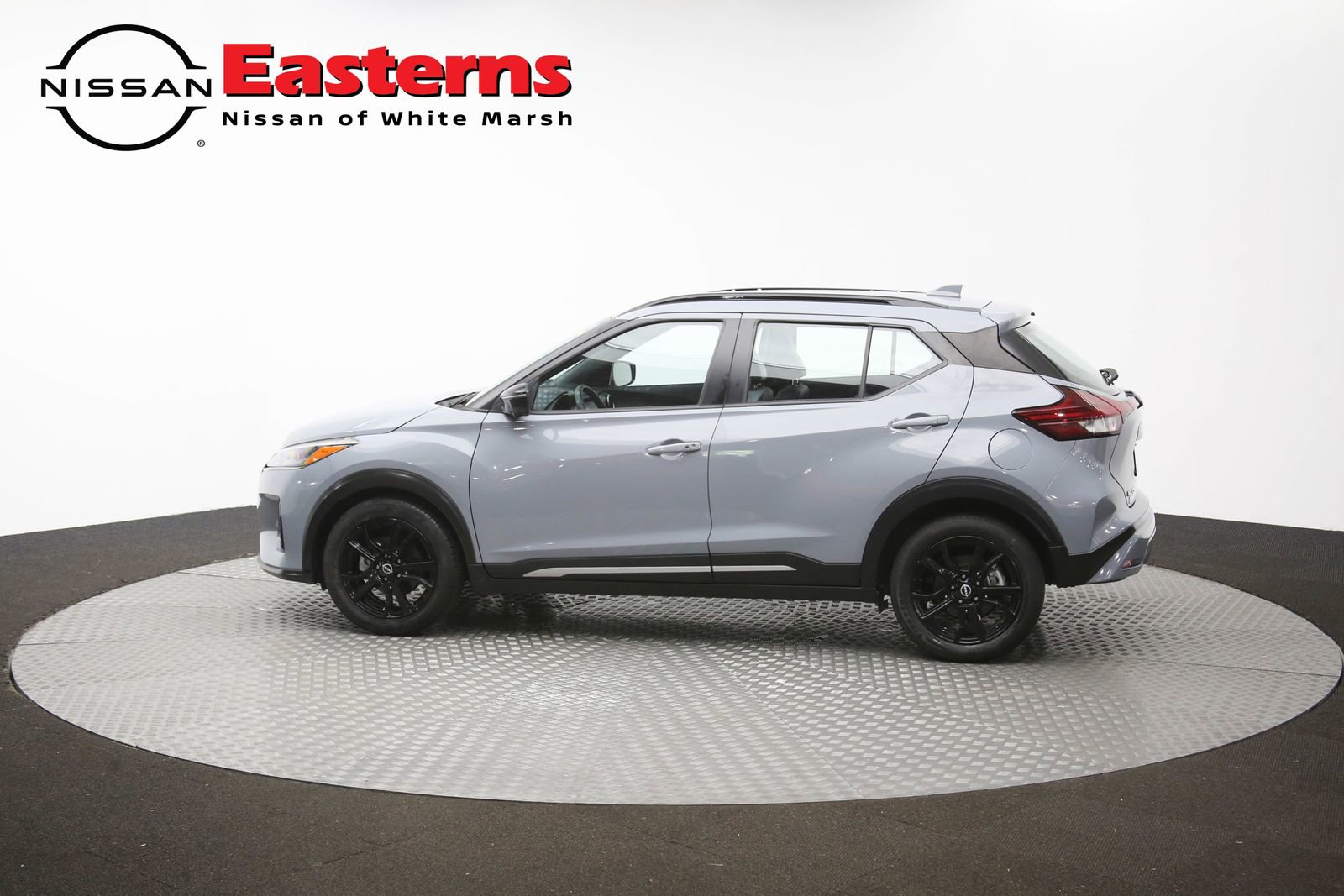 Used 2023 Nissan Kicks SR w/ SR Premium Package FWD image 60