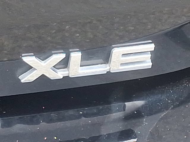 Used 2021 Toyota Highlander XLE AWD/4WD image 30