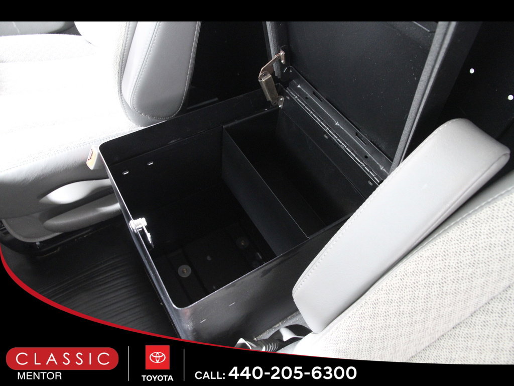 Used 2024 Chevrolet Express 2500 w/ Driver Convenience Package image 12