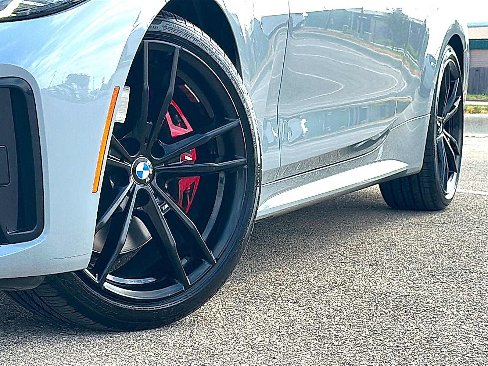 Used 2024 BMW 430i Coupe w/ M Sport Package RWD image 3