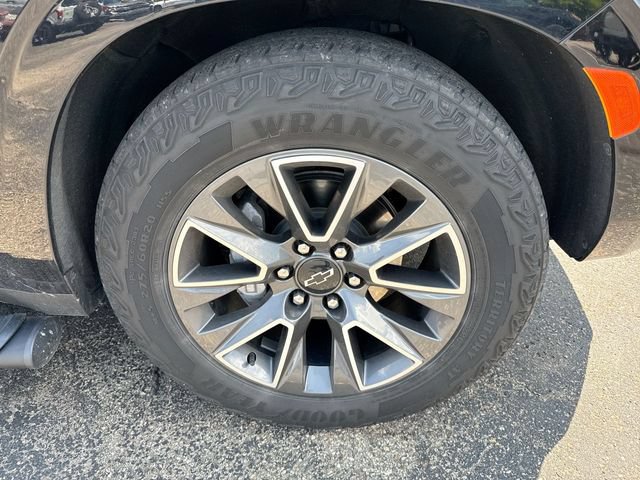 Used 2023 Chevrolet Tahoe Z71 w/ Z71 Off-Road Package AWD/4WD image 7