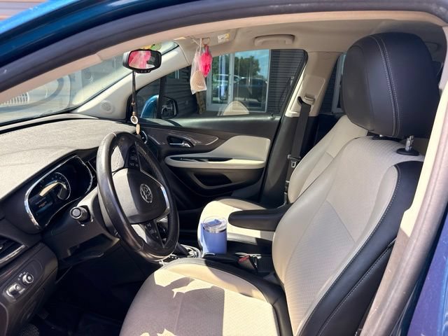 Used 2020 Buick Encore Preferred FWD image 9