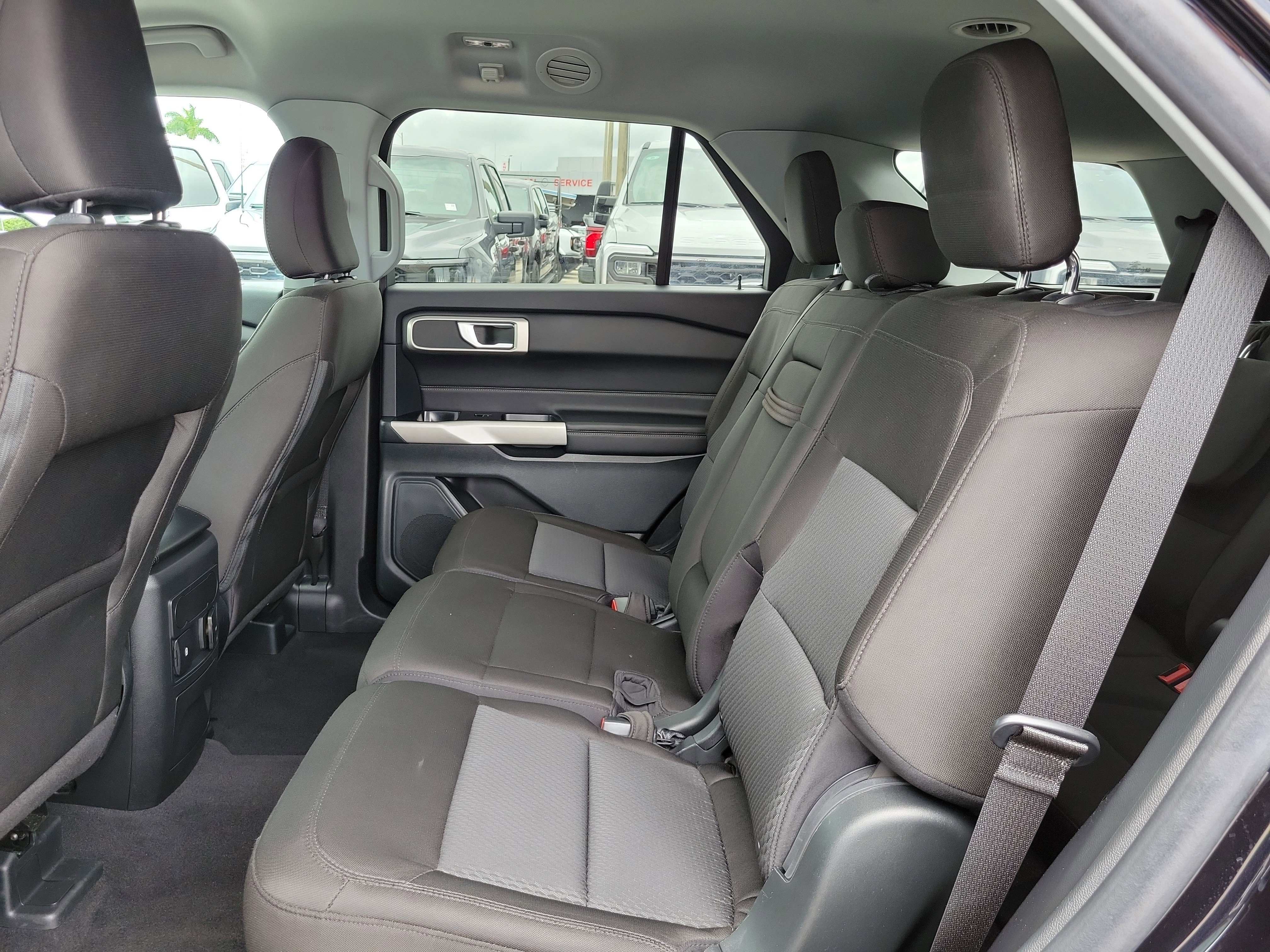 Used 2023 Ford Explorer XLT RWD image 12