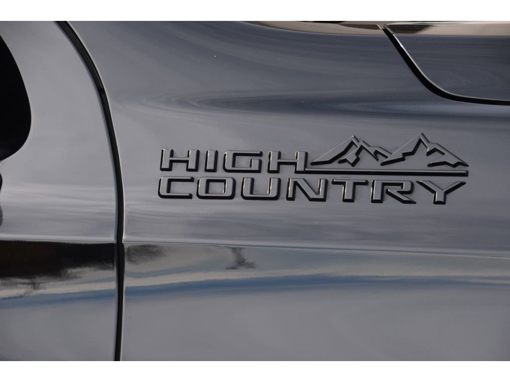 Used 2021 Chevrolet Suburban High Country w/ Premium Package image 29