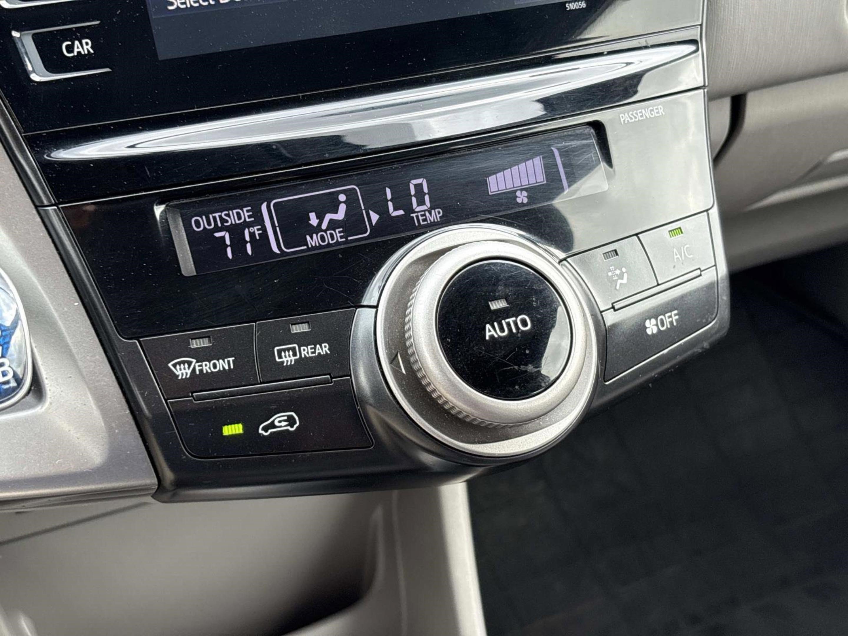 Used 2016 Toyota Prius V Two image 32