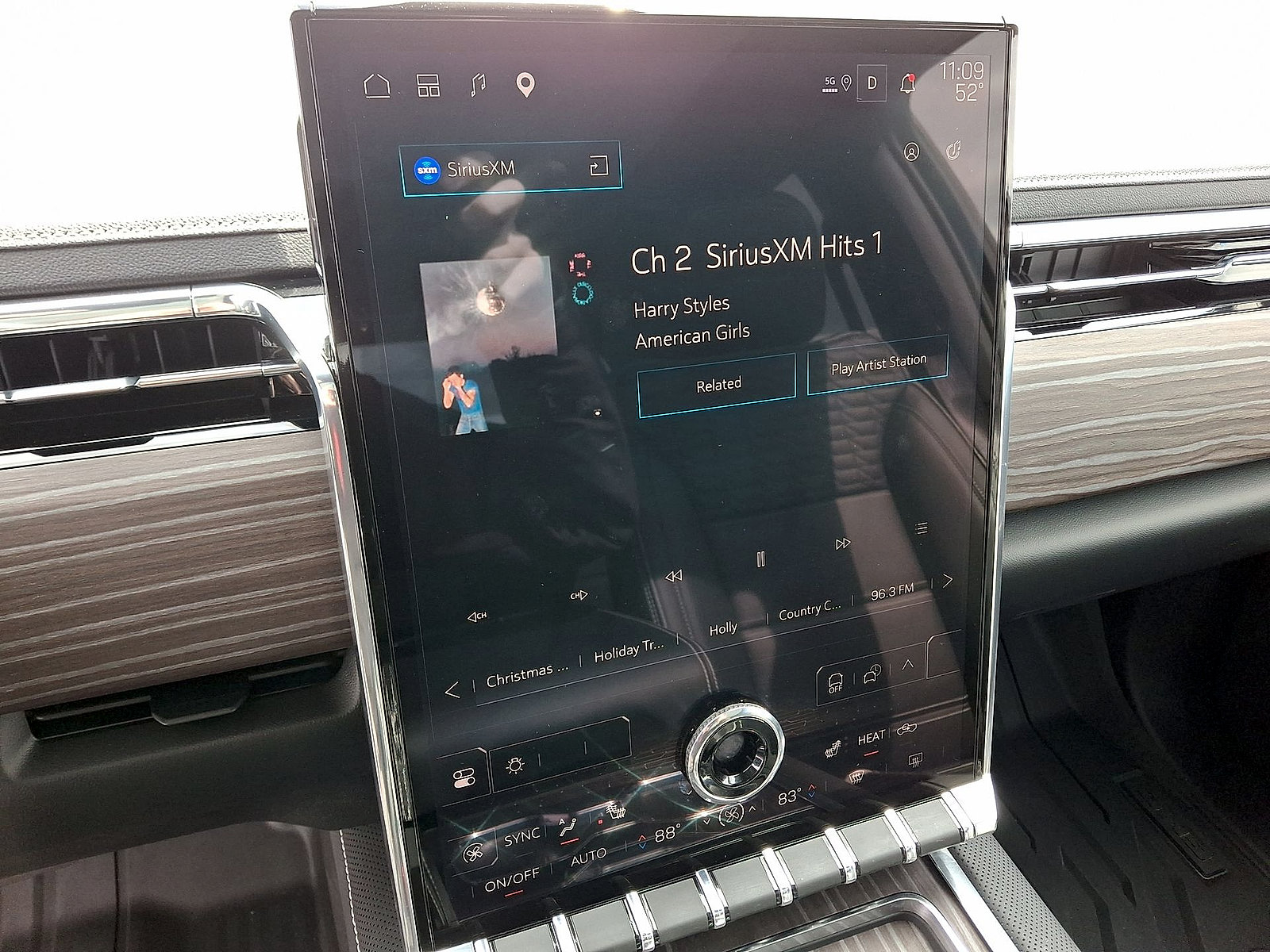 New 2025 GMC Sierra EV Denali AWD/4WD image 16
