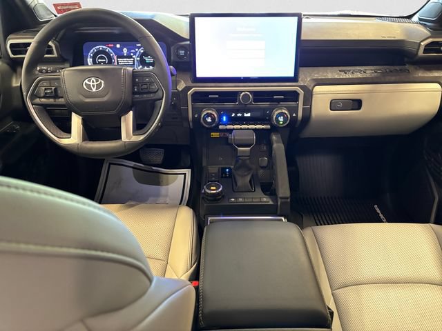 Used 2025 Toyota Tacoma Limited AWD/4WD image 11