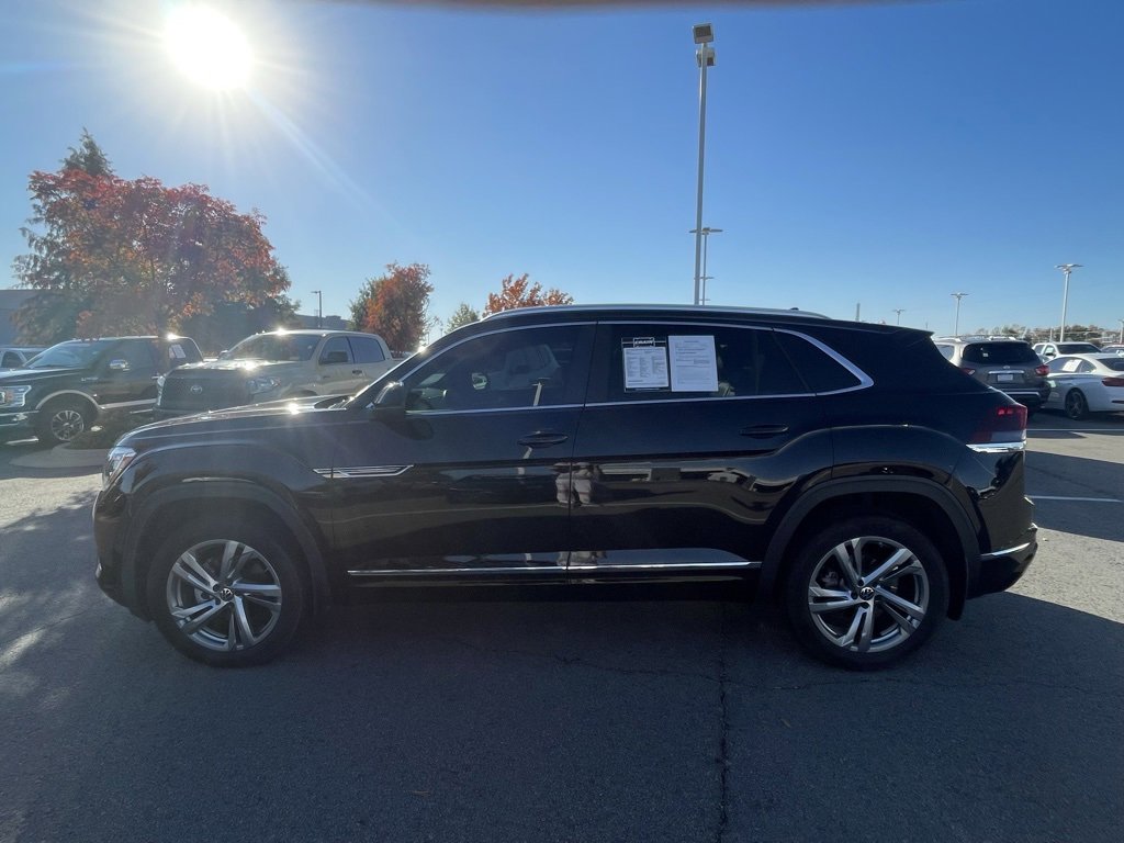 Used 2024 Volkswagen Atlas Cross Sport SEL R-Line image 4