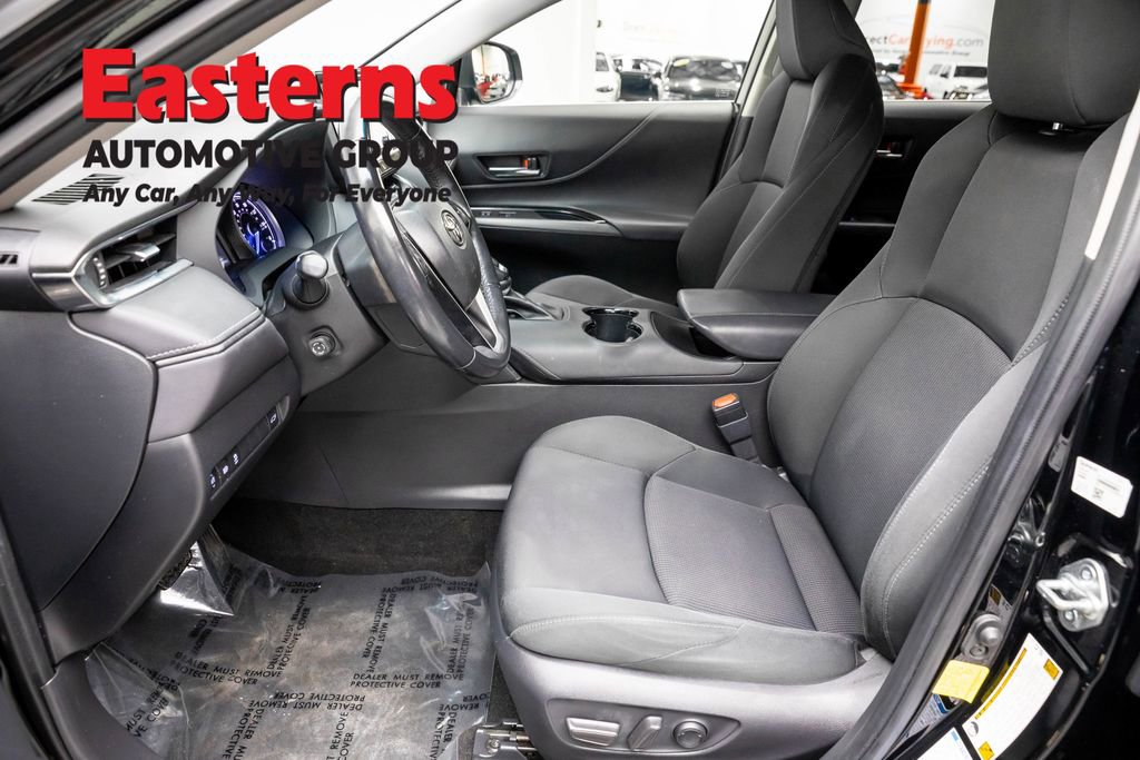 Used 2022 Toyota Venza LE image 14