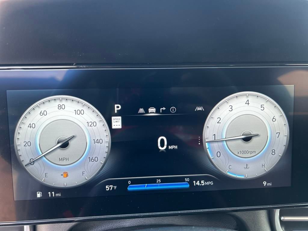 Used 2025 Hyundai Elantra SEL image 17