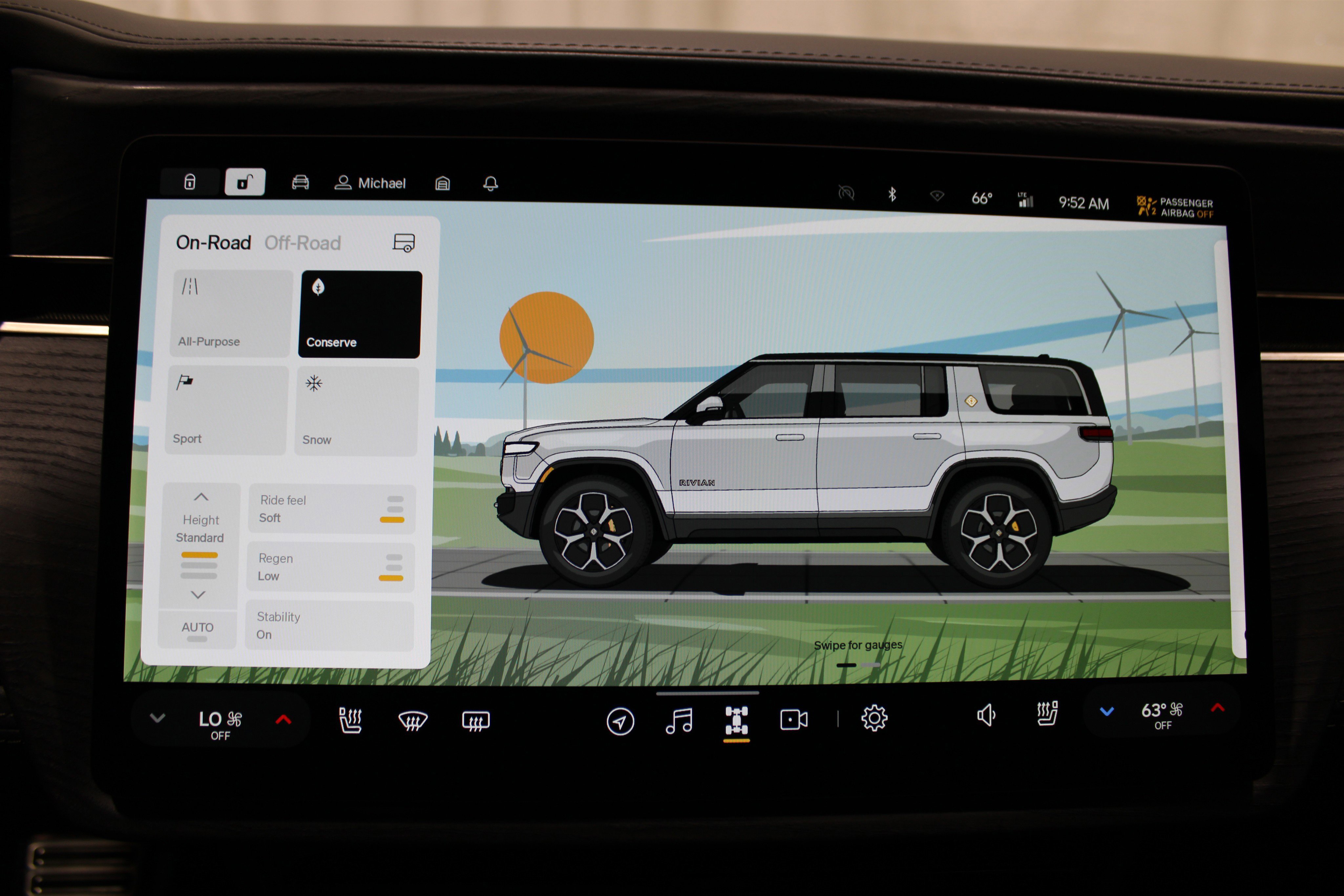 Used 2023 Rivian R1S Adventure image 15