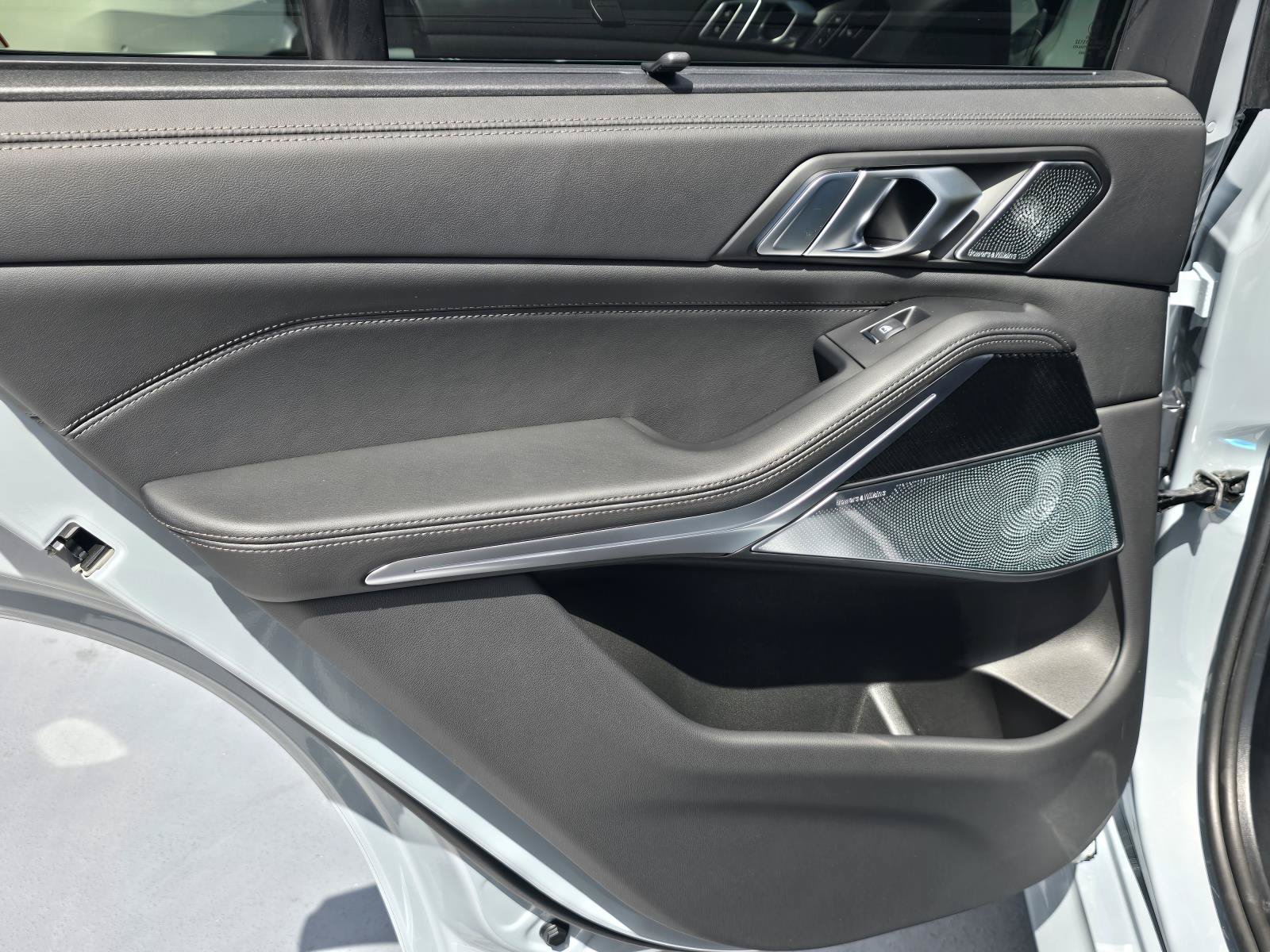 New 2026 BMW X5 M60i AWD/4WD image 9