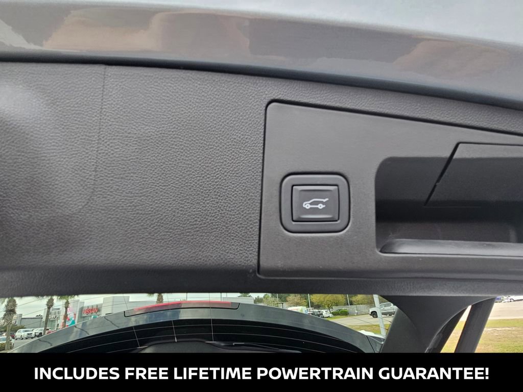 Used 2024 Cadillac XT4 Sport image 12