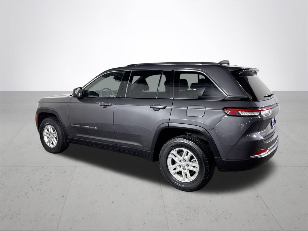 Used 2023 Jeep Grand Cherokee Laredo w/ Luxury Tech Group I AWD/4WD image 8
