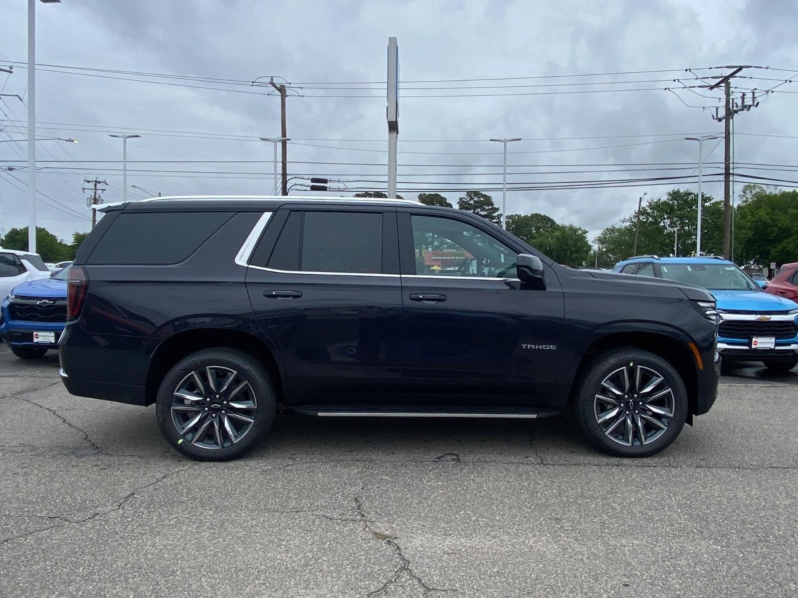 New 2026 Chevrolet Tahoe LS w/ LS Custom Edition AWD/4WD image 2