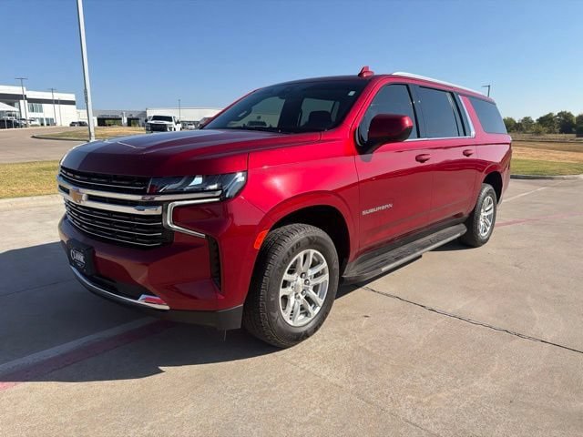 Used 2021 Chevrolet Suburban LT RWD image 2