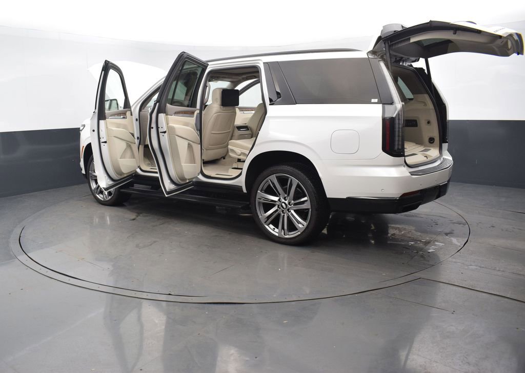 Certified 2025 Cadillac Escalade Sport Platinum image 4