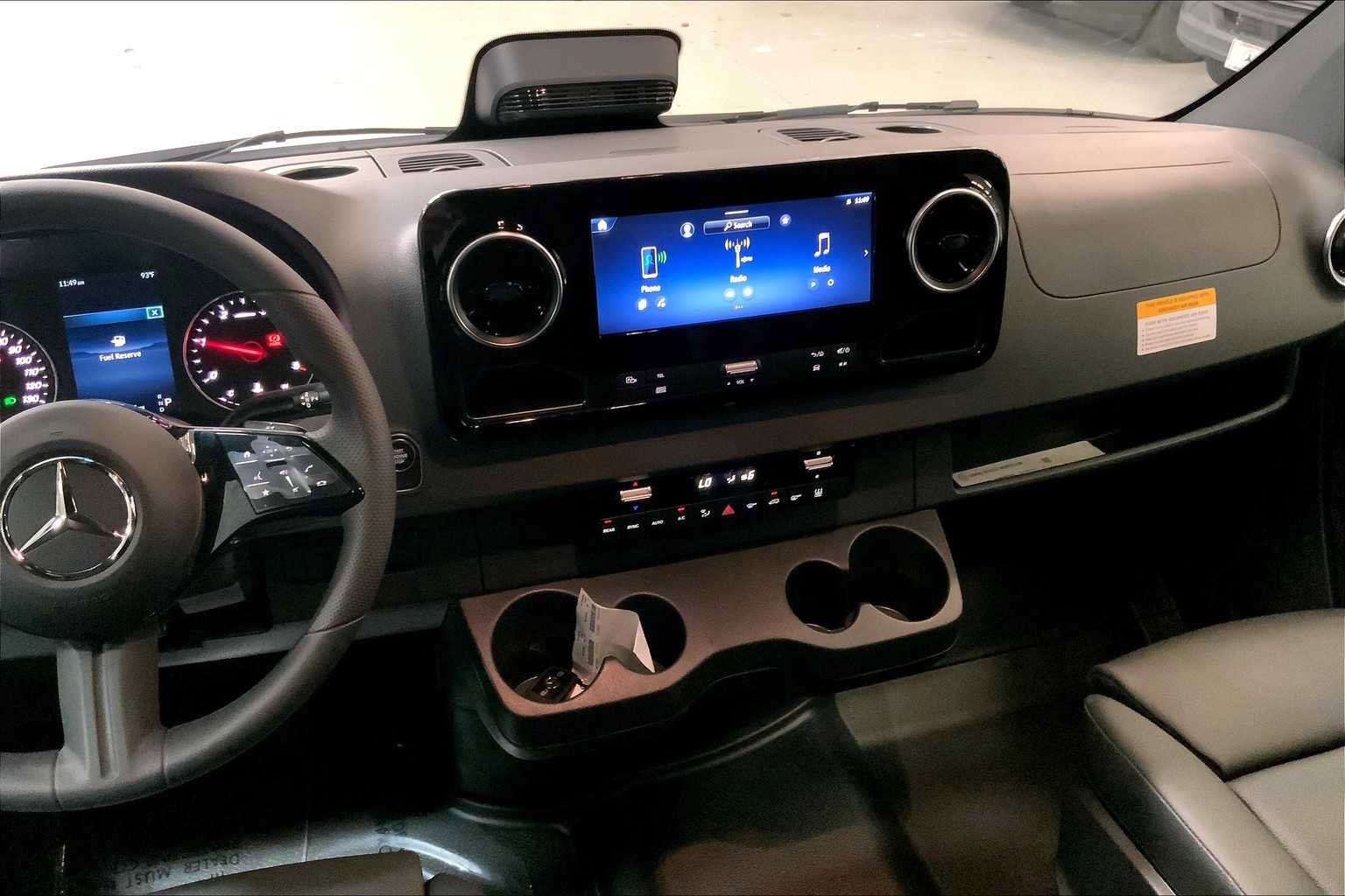 Used 2025 Mercedes-Benz Sprinter 2500 image 24