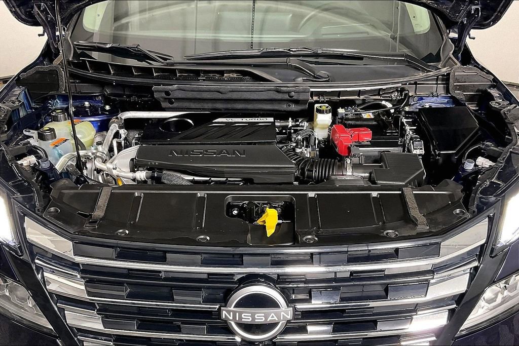 Used 2025 Nissan Rogue Platinum w/ Platinum Premium Package image 13