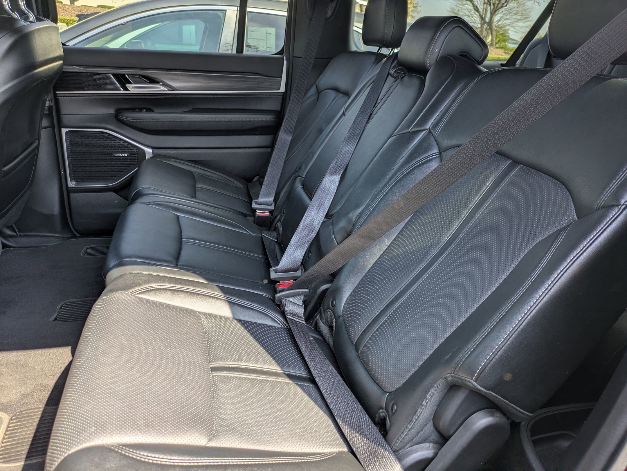 Used 2024 Jeep Wagoneer L Series II w/ Flexible Seating Group AWD/4WD image 33